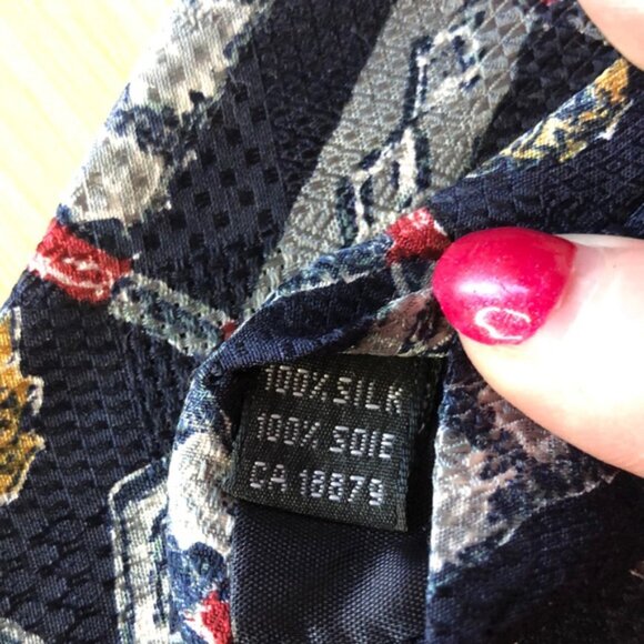 💕2/$16💕Sazzari 100% Silk Navy Patterned Tie - Picture 4 of 5